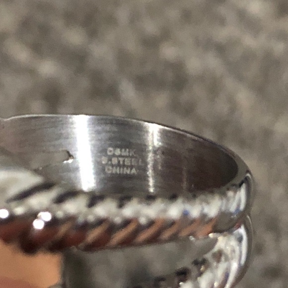 Emma Skye DSMK Gold tone Stainless Silver pave ring size 10 - Picture 7 of 11